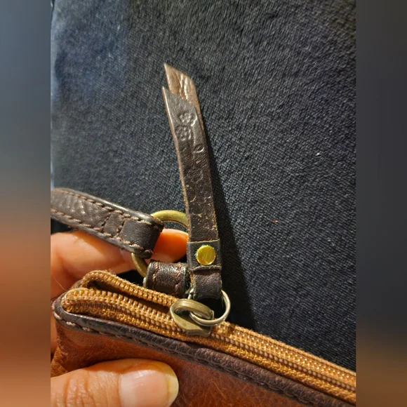 Fossil crossbody purse - Picture 5 of 15